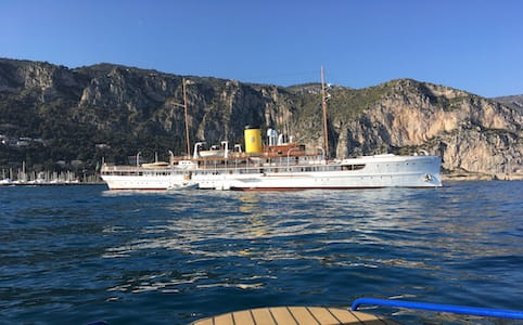 Yacht SS Delphine